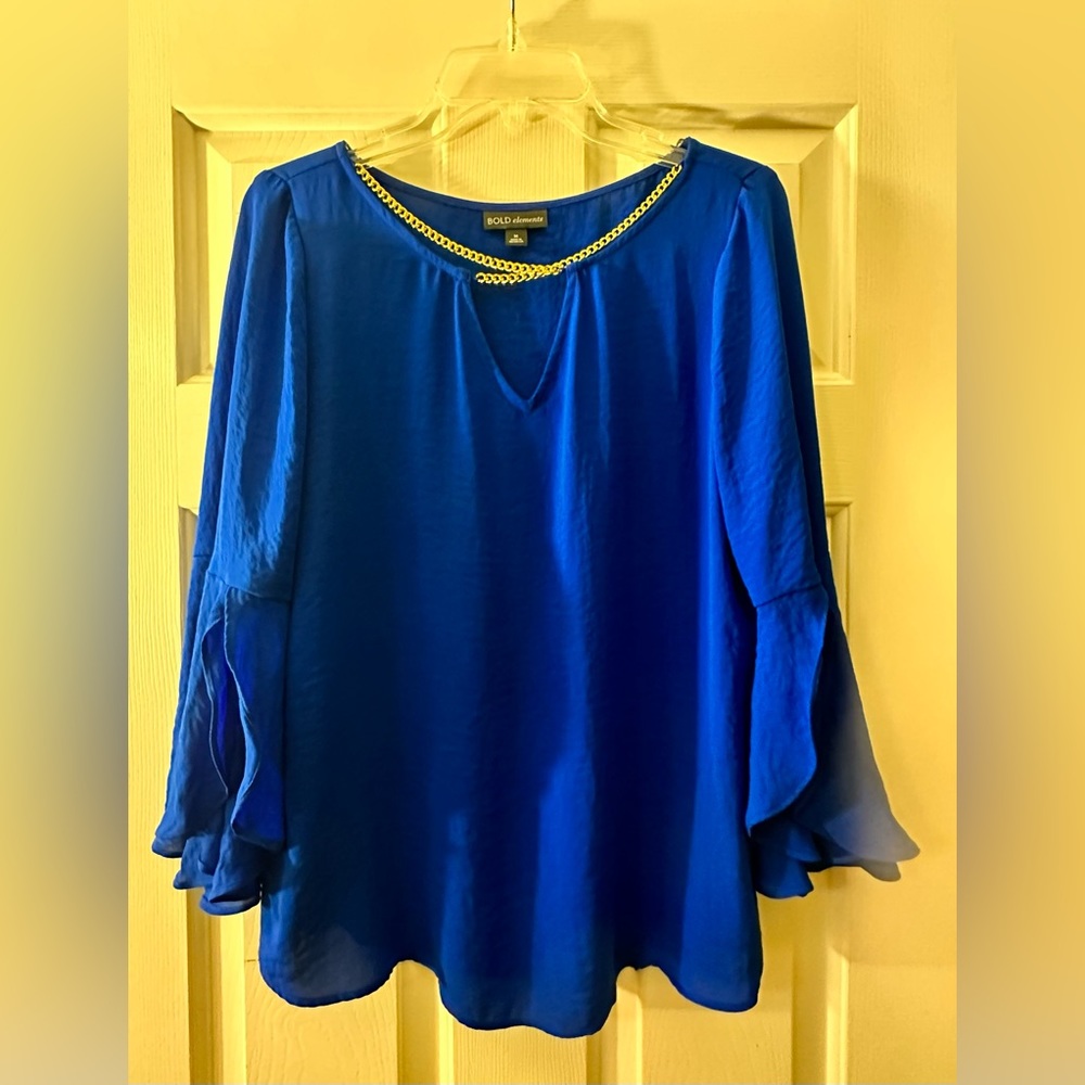 NWOT Medium Blue Bold Elements Women’s Blouse.